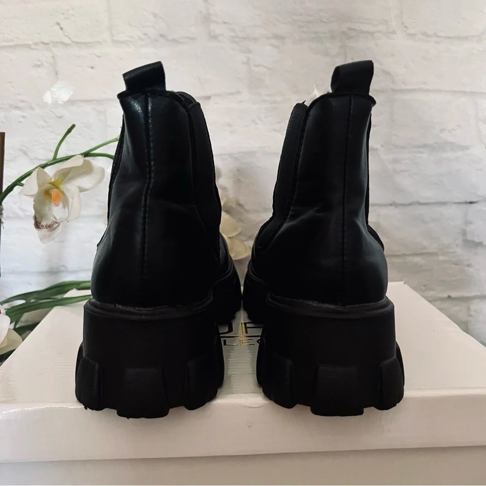 Lug Sole Boots - Picture 6 of 9